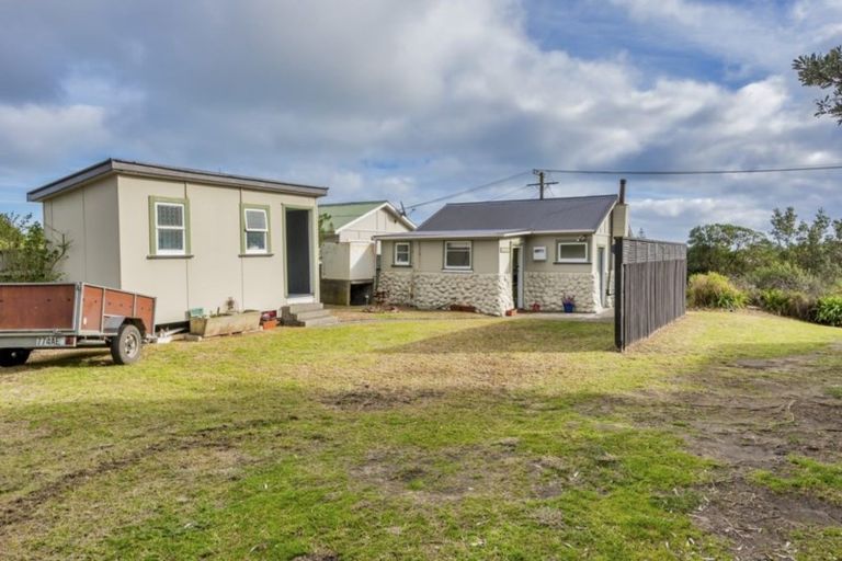 Photo of property in 106 Kahukura Avenue, Waitarere Beach, Levin, 5510