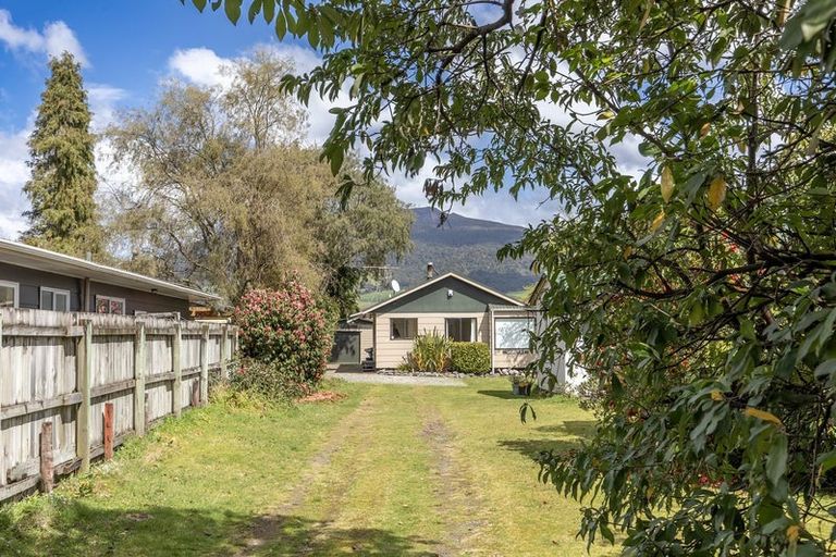Photo of property in 2/33 Tongariro Road, Turangi, 3334
