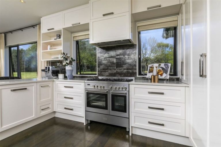 Photo of property in 1030 Peak Road, Helensville, 0875