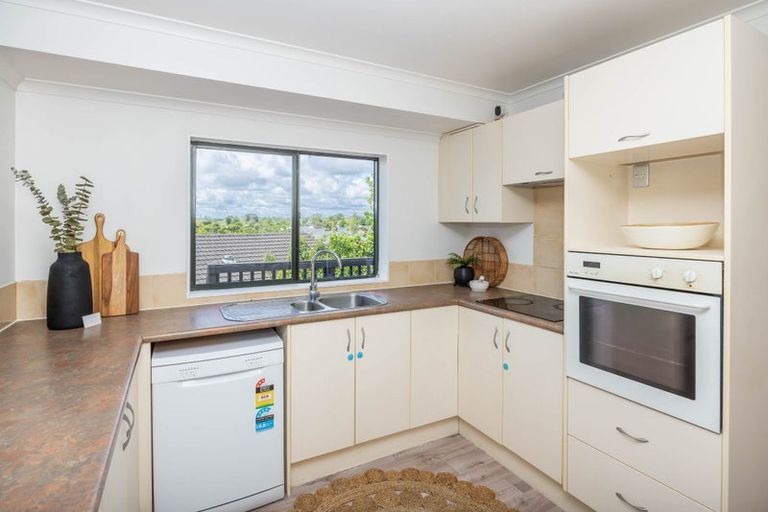 Photo of property in 12 Highbury Place, Nawton, Hamilton, 3200