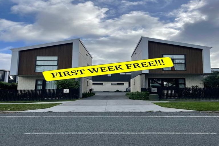 Photo of property in 4/89 Beach Road, Te Atatu Peninsula, 0610