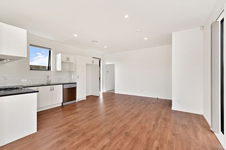 Photo of property in 1 Herekino Street, Westgate, Auckland, 0814