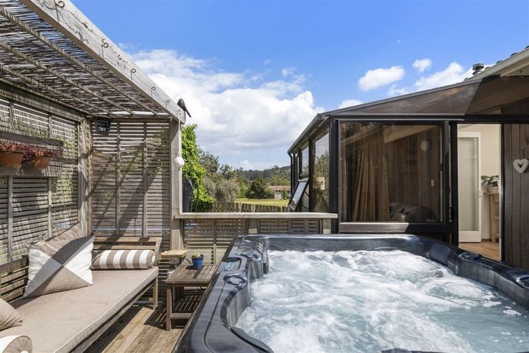 Photo of property in 53 Spinella Drive, Bayview, Auckland, 0629