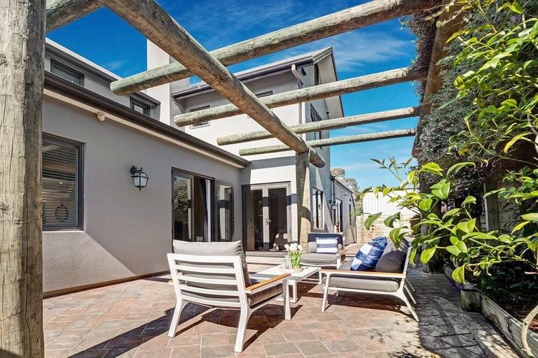 Photo of property in 5b Te Mata Peak Road, Havelock North, 4130