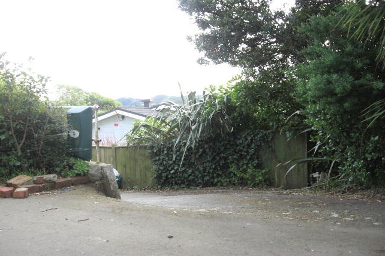 Photo of property in 6 Donald Crescent, Karori, Wellington, 6012