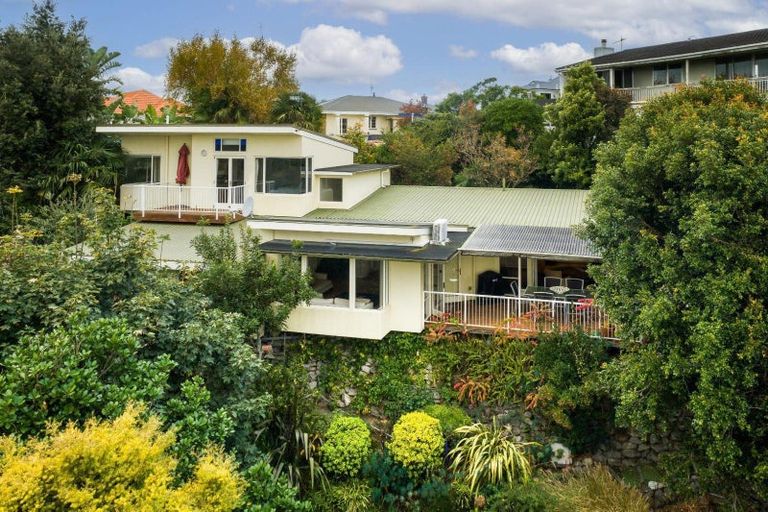 Photo of property in 2 Coleman Terrace, Hospital Hill, Napier, 4110