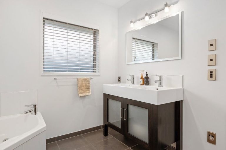 Photo of property in 6 Ambrose Place, Rangiora, 7400