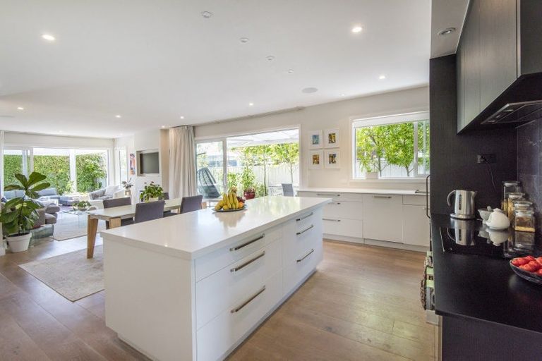 Photo of property in 63a Aramoana Avenue, Devonport, Auckland, 0624