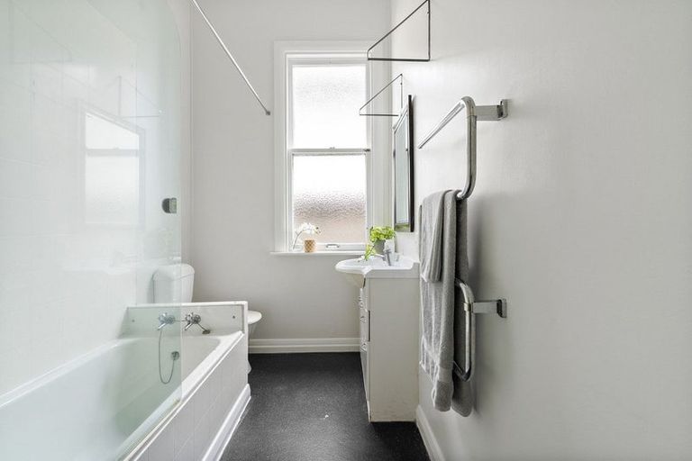 Photo of property in 138 Rongotai Road, Kilbirnie, Wellington, 6022