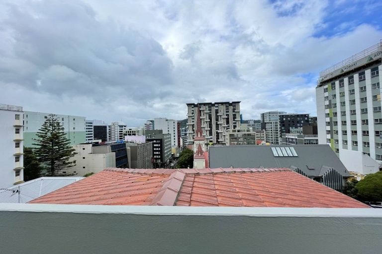 Photo of property in 3/2 Macdonald Crescent, Te Aro, Wellington, 6011