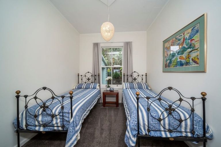 Photo of property in 9 Mayfair Place, Westown, New Plymouth, 4310