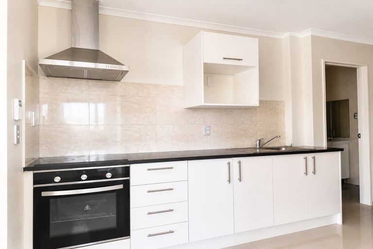 Photo of property in 2/1 Wallson Crescent, Wiri, Auckland, 2104