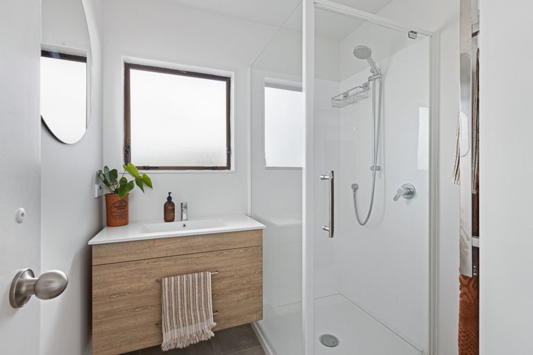 Photo of property in 1/13 Matipo Road, Te Atatu Peninsula, Auckland, 0610