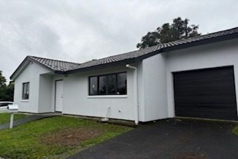 Photo of property in 3/17 Neta Grove, Henderson, Auckland, 0612