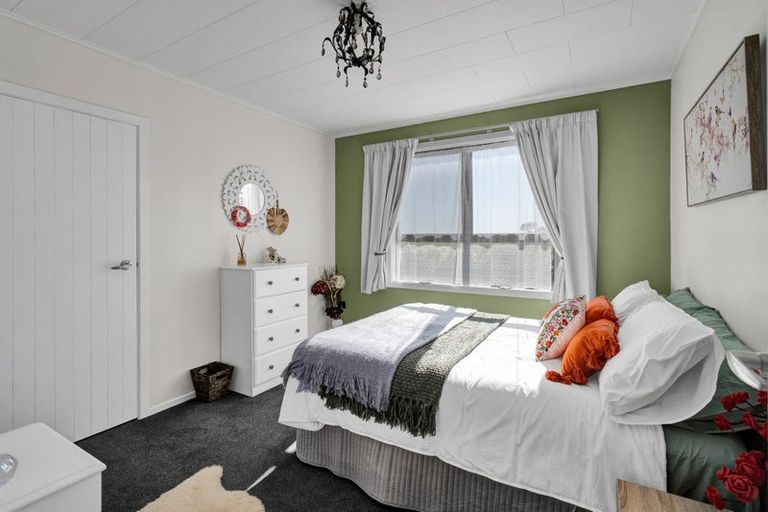 Photo of property in 23 Clifton Drive, Waitara, 4320