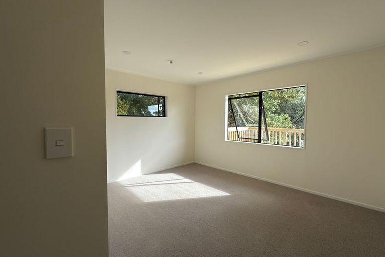 Photo of property in 320 Paremoremo Road, Paremoremo, Auckland, 0632