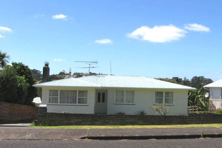 Photo of property in 4 Flynn Street, Birkdale, Auckland, 0626