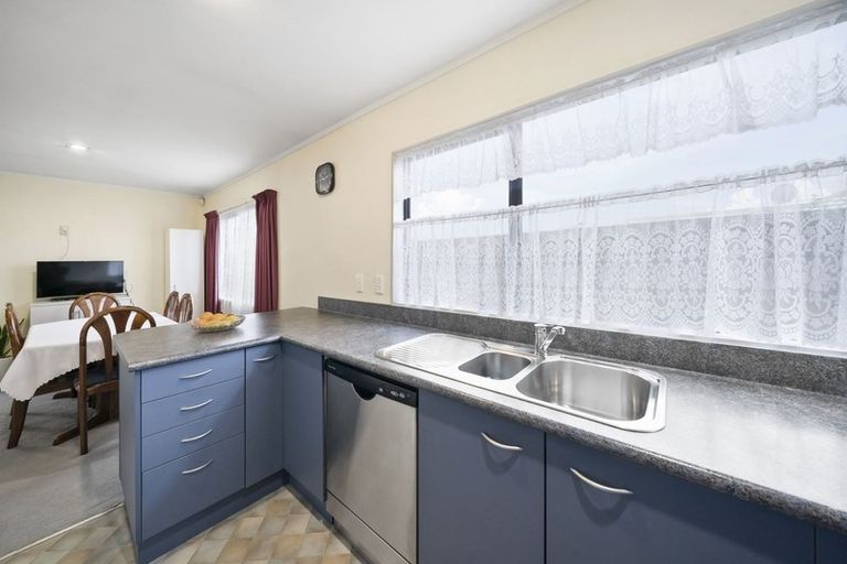 Photo of property in 84 Baylands Drive, Newlands, Wellington, 6037