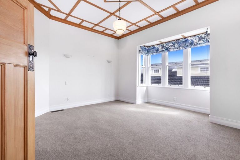 Photo of property in 27 Saltburn Road, Milford, Auckland, 0620