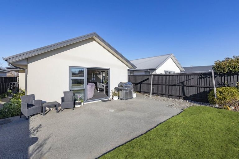 Photo of property in 10 Helmore Street, Rangiora, 7400