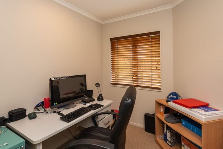 Photo of property in 51 Putake Drive, Parklands, Christchurch, 8083