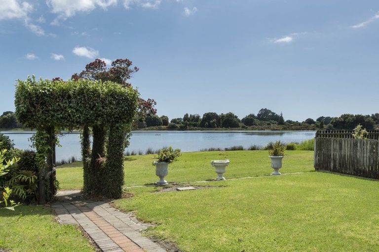 Photo of property in 28 Roretana Drive, Athenree, Katikati, 3177