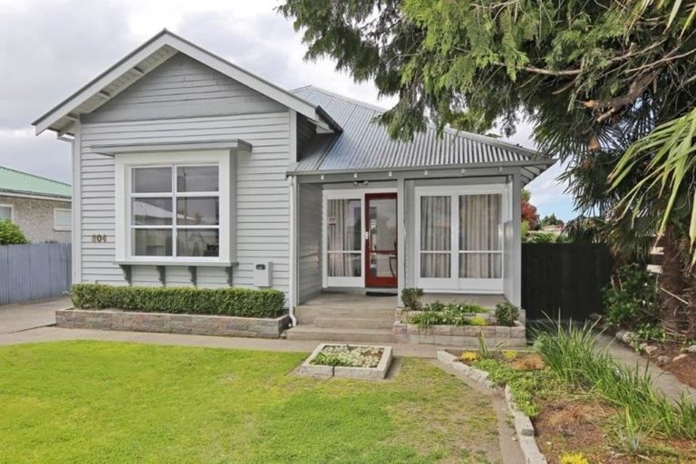 Photo of property in 804 Heretaunga Street East, Parkvale, Hastings, 4122