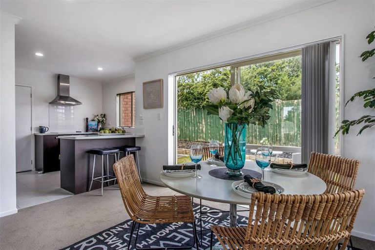 Photo of property in 34 Brashier Circle, Sunnyvale, Auckland, 0612