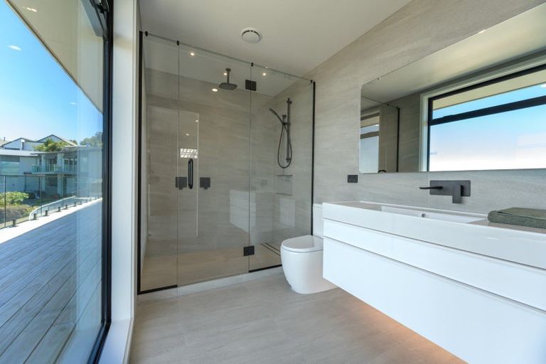 Photo of property in 24 Commodore Place, Britannia Heights, Nelson, 7010