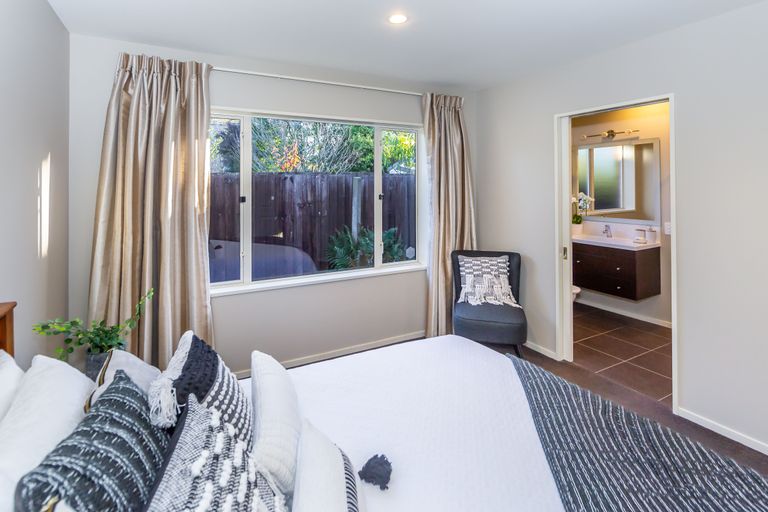 Photo of property in 11a Galway Avenue, Bryndwr, Christchurch, 8052