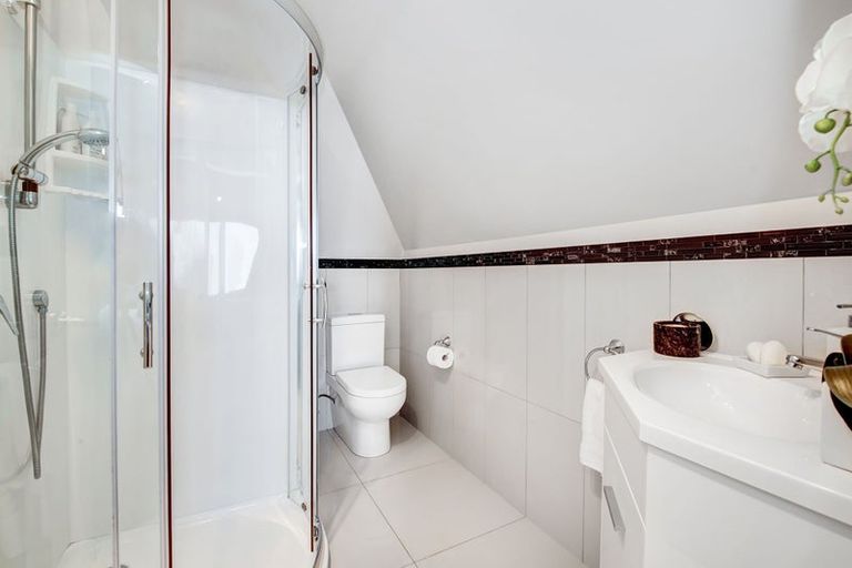 Photo of property in 1/6 Duncansby Road, Stanmore Bay, Whangaparaoa, 0932