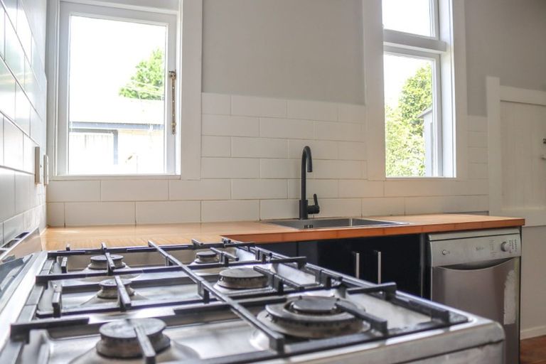 Photo of property in 47 Tuhikaramea Road, Dinsdale, Hamilton, 3204