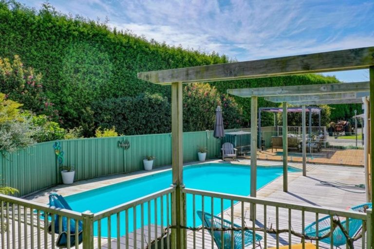 Photo of property in 445 West Bank Road, Edgecumbe, Whakatane, 3193