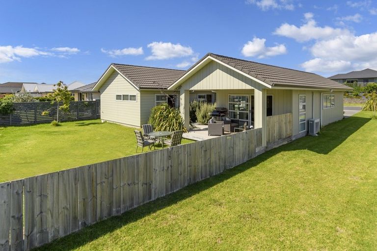 Photo of property in 33 Lynley Park Drive, Omokoroa, 3114