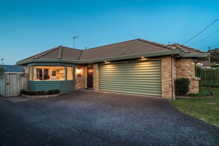 Photo of property in 2/1 Stratford Avenue, Milford, Auckland, 0620