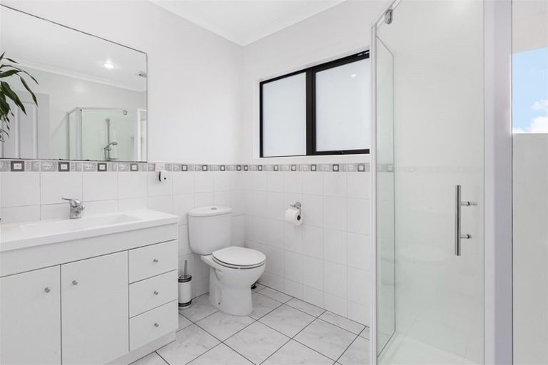 Photo of property in 5 Dusky Crescent, Aotea, Porirua, 5024