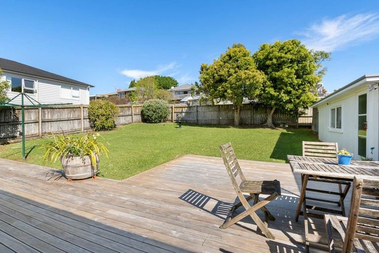 Photo of property in 2/30 Eban Avenue, Hillcrest, Auckland, 0627