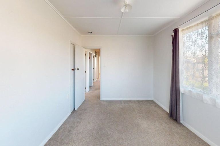 Photo of property in 33 Holland Crescent, Bulls, 4818