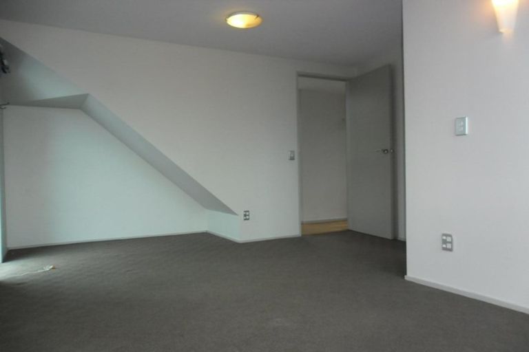 Photo of property in 1a The Crescent, Roseneath, Wellington, 6011