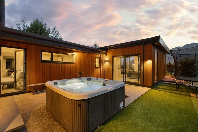 Photo of property in 607g Glenorchy-queenstown, Closeburn, Queenstown, 9371