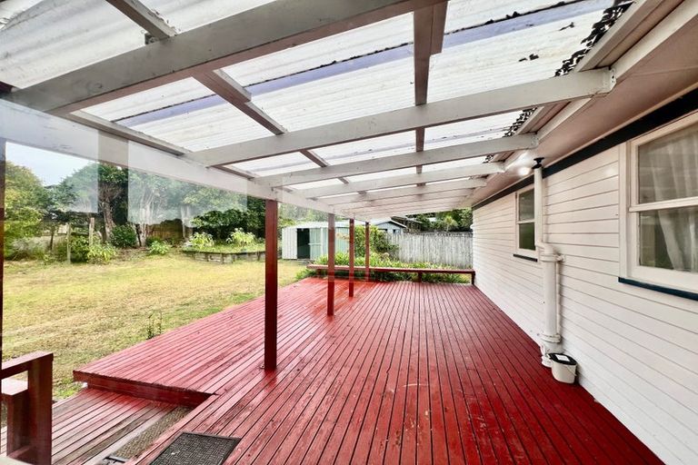 Photo of property in 13 Tracey Terrace, Te Atatu South, Auckland, 0602