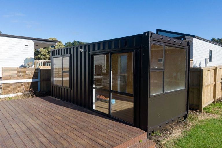 Photo of property in 9 Beach Road, Waihi Beach, 3611