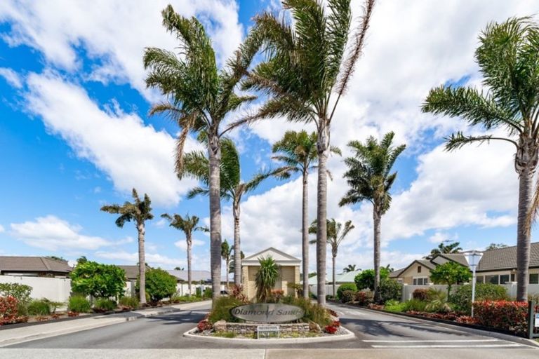 Photo of property in Diamond Sands, 4/644 Grenada Street, Papamoa Beach, Papamoa, 3118