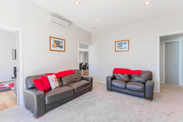 Photo of property in 134 Renown Road, Raumati South, Paraparaumu, 5032