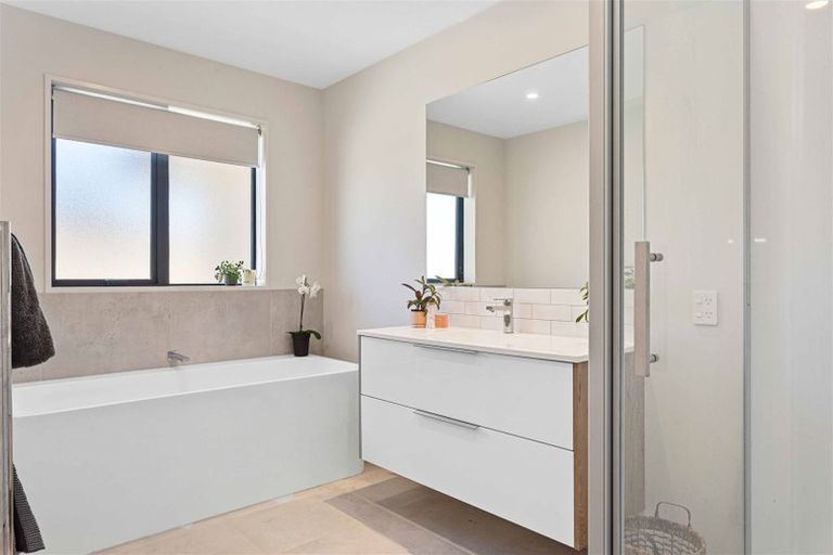 Photo of property in 8 Rosewood Drive, Amberley, 7410