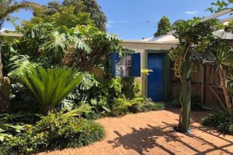 Photo of property in 1/1 Tui Street, Devonport, Auckland, 0624