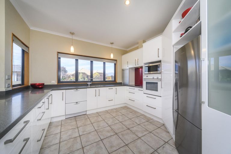 Photo of property in 29 Clearview Drive, Milson, Palmerston North, 4414