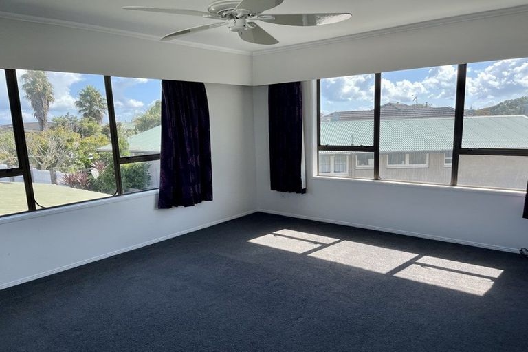 Photo of property in 18 Bradbury Road, Botany Downs, Auckland, 2010