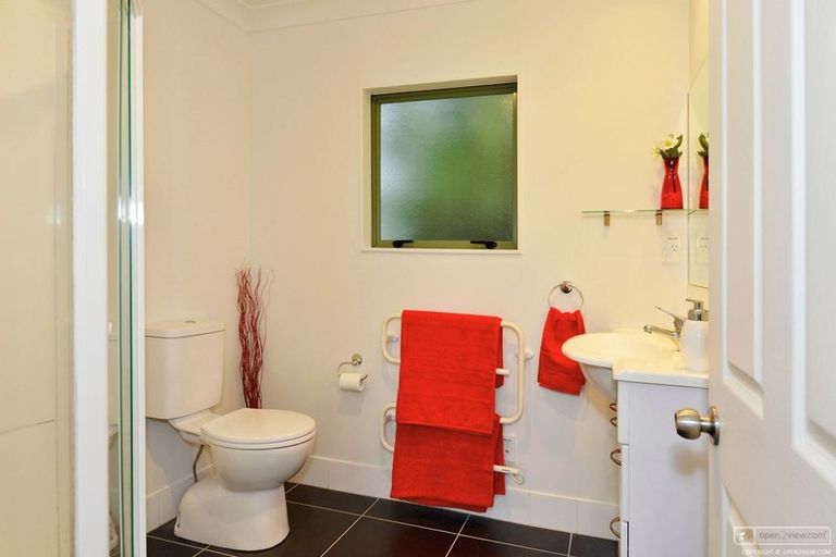 Photo of property in 1/13 Sunnynook Road, Forrest Hill, Auckland, 0620