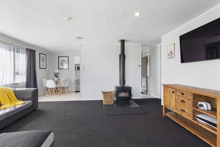 Photo of property in 32 Owhiti Street, Titahi Bay, Porirua, 5022
